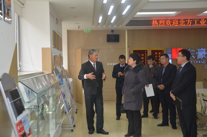 1511855844448269.jpg 香港六和盒宝典大全